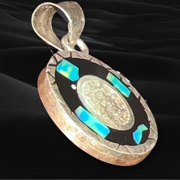 2 Sided Mayan Pendent With Bluish Green & Yellow Turquoise Inlay - Picture 4 of 4